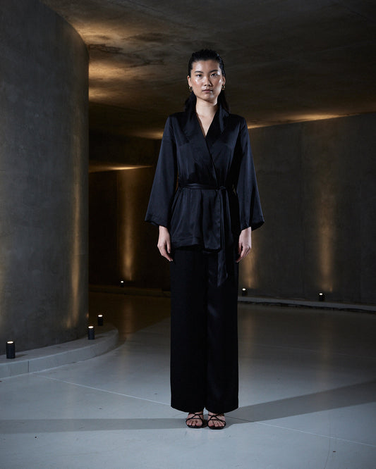 BON VIVANT SILK ROBE NOUVEAU {BLACK}