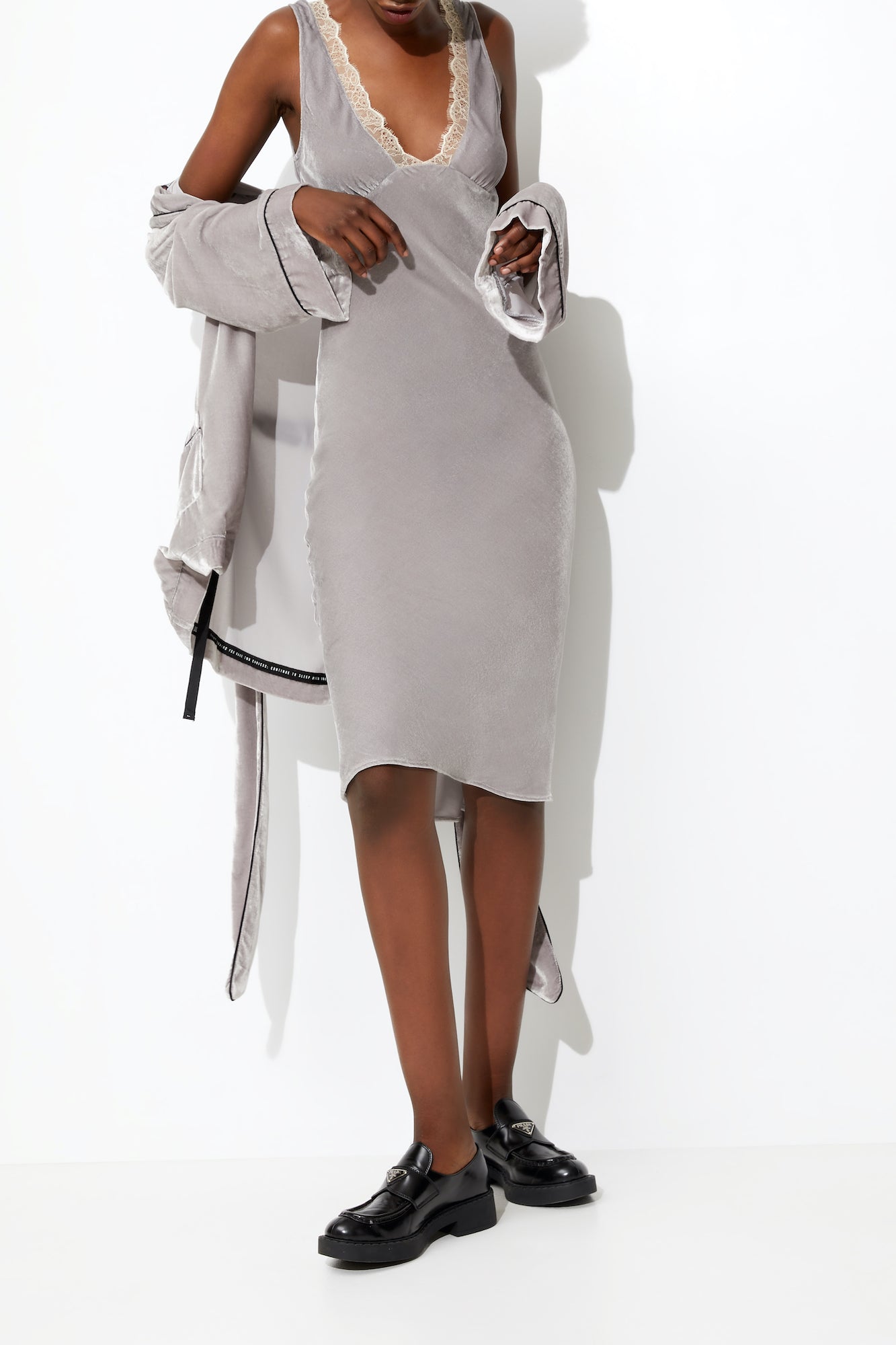 BON VIVANT ROBE {PLATINUM}